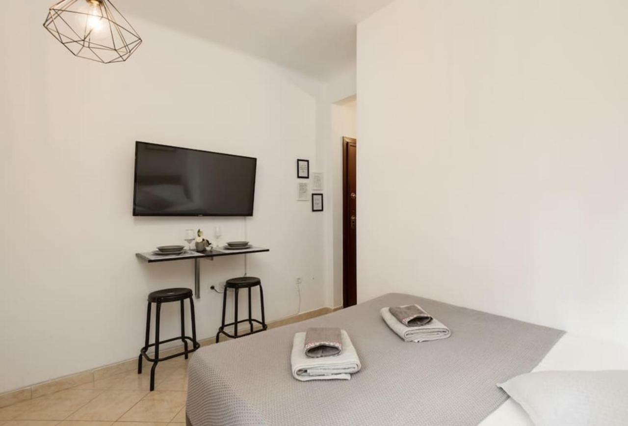 Central Studio! Fiber Wifi, Ac, Private, Self Check-In! Thessaloniki Exterior photo