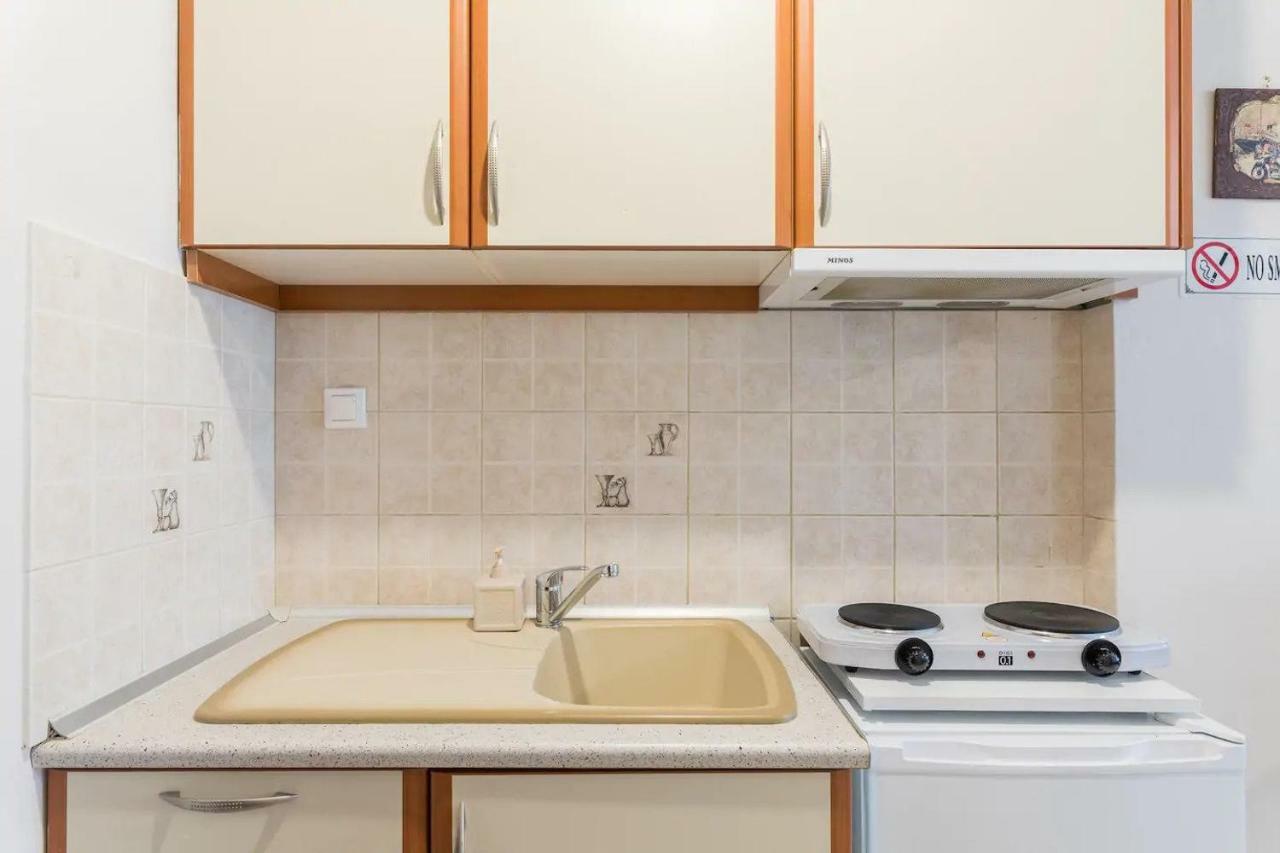 Central Studio! Fiber Wifi, Ac, Private, Self Check-In! Thessaloniki Exterior photo